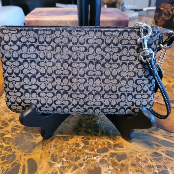 COACH WRISTLET - Picture 2 of 5